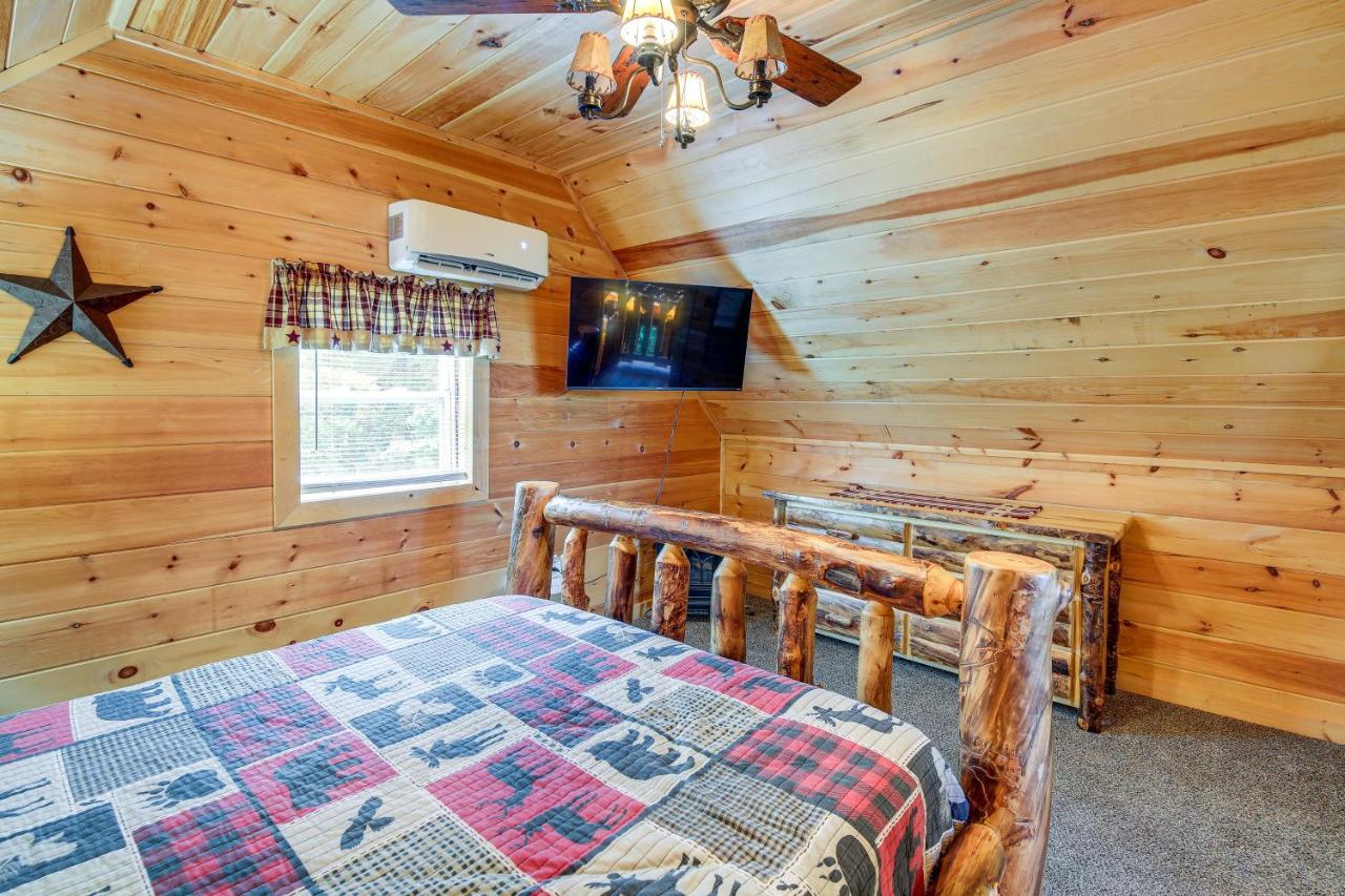 Sevierville Cabin With Wraparound Deck And Lake Access 외부 사진