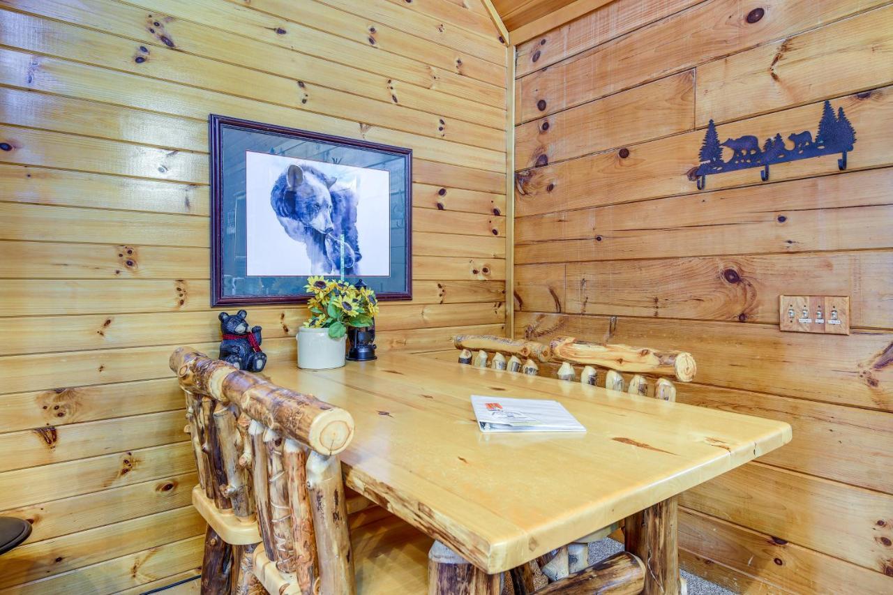 Sevierville Cabin With Wraparound Deck And Lake Access 외부 사진